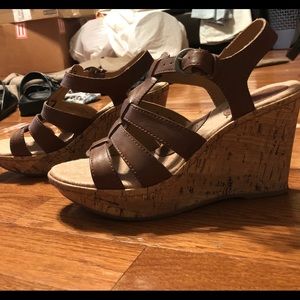 B.o.c brown wedges NWOB